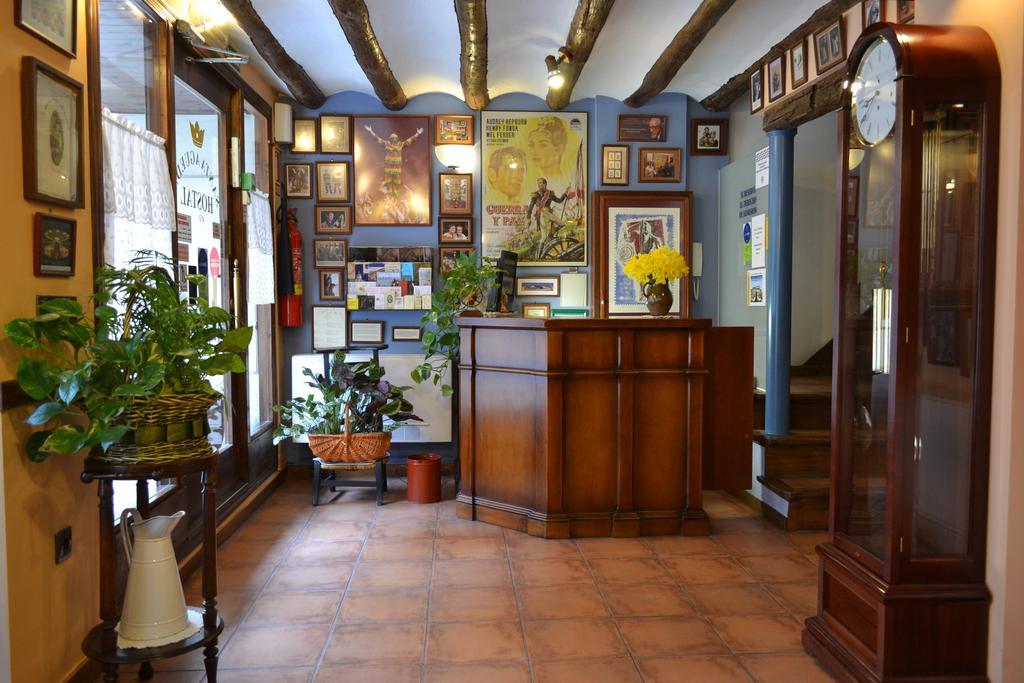 Hostal Santa Agueda Tarazona Bagian luar foto