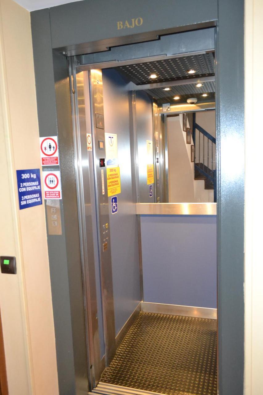 Hostal Santa Agueda Tarazona Bagian luar foto